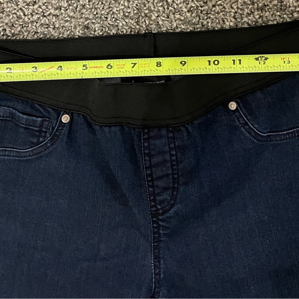 INC dark denim jeans jeggings pull on size 8 - Picture 3 of 6